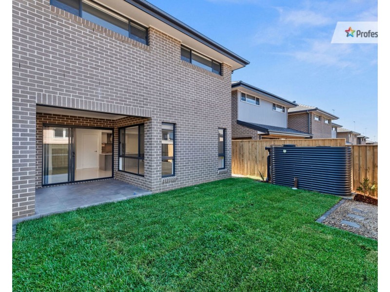128 Longerenong Avenue, Box Hill NSW 2765