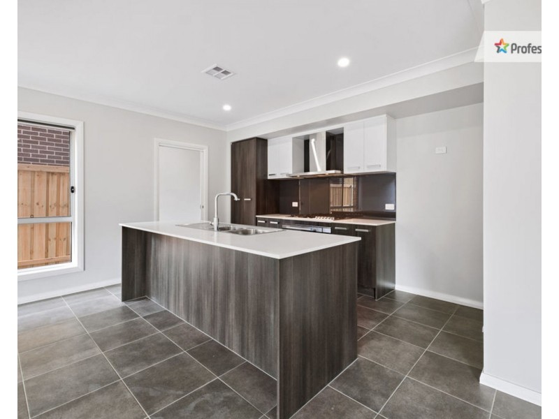 33 Thorpe Way, Box Hill NSW 2765