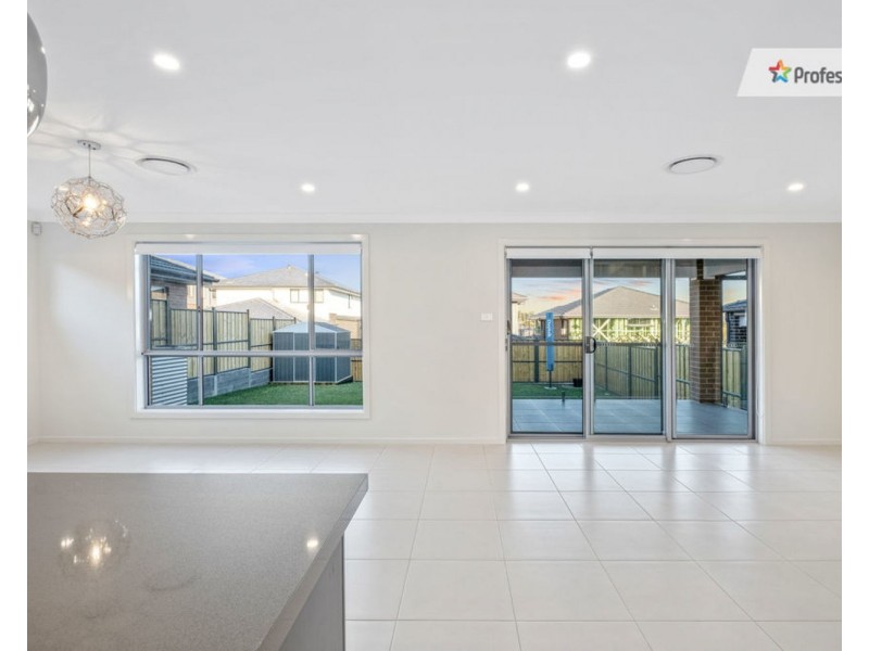 32 Centaurus Way, Box Hill NSW 2765