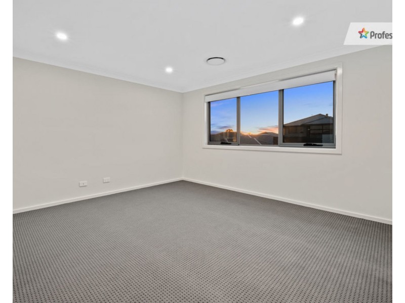 32 Centaurus Way, Box Hill NSW 2765