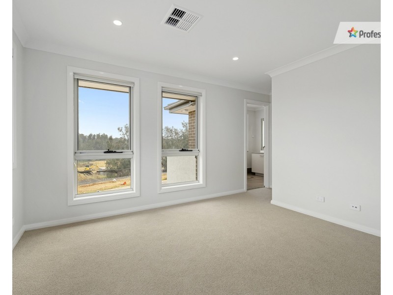 7 Thorpe Way, Box Hill NSW 2765