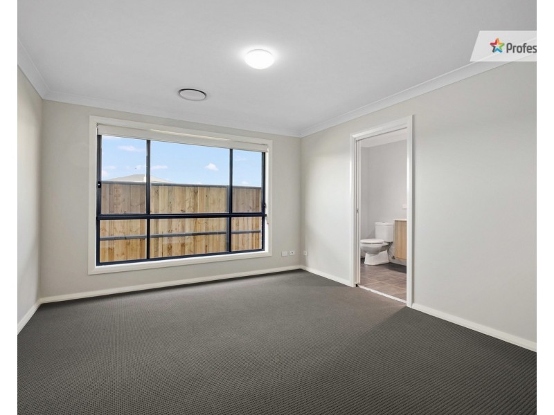 8 Charbray Street, Box Hill NSW 2765