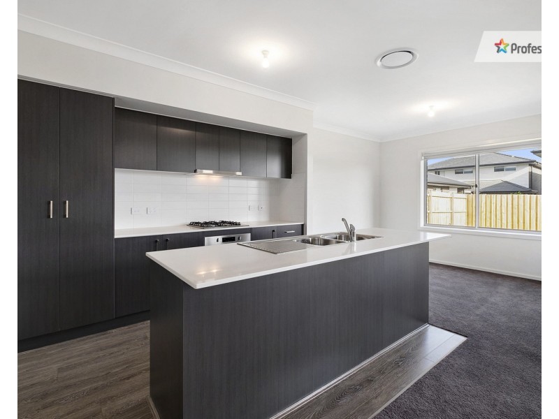 129 Flemington Parkway, Box Hill NSW 2765