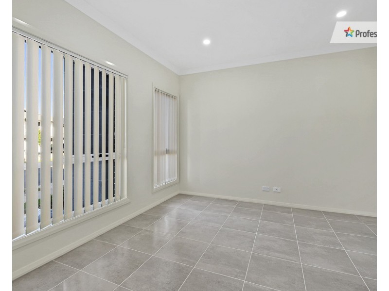 44 Fontana Drive, Box Hill NSW 2765