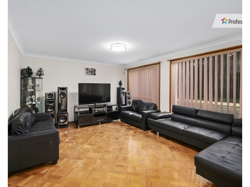 20 Lyndel Close, Quakers Hill NSW 2763