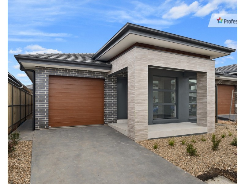 18 Kalinda Avenue, Box Hill NSW 2765