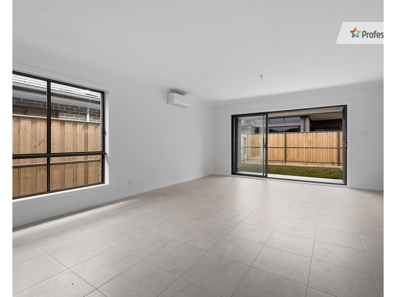 18 Kalinda Avenue, Box Hill NSW 2765