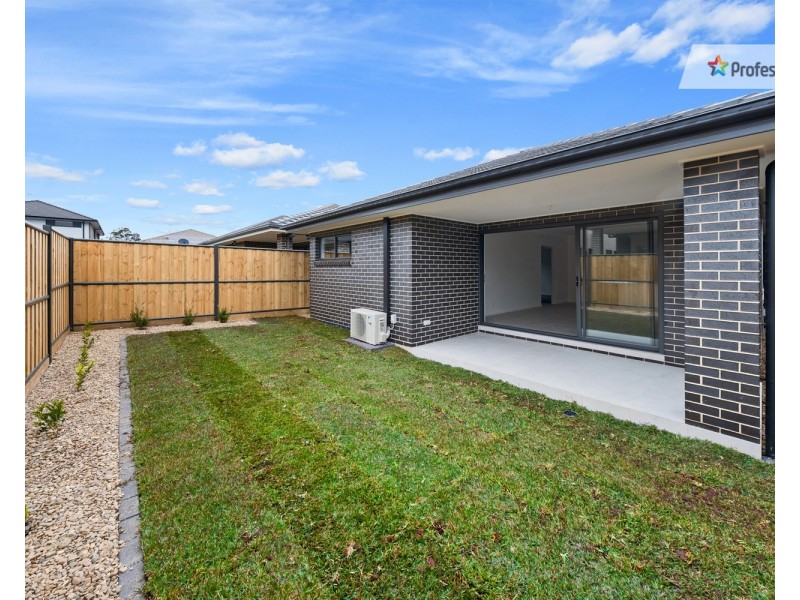 18 Kalinda Avenue, Box Hill NSW 2765