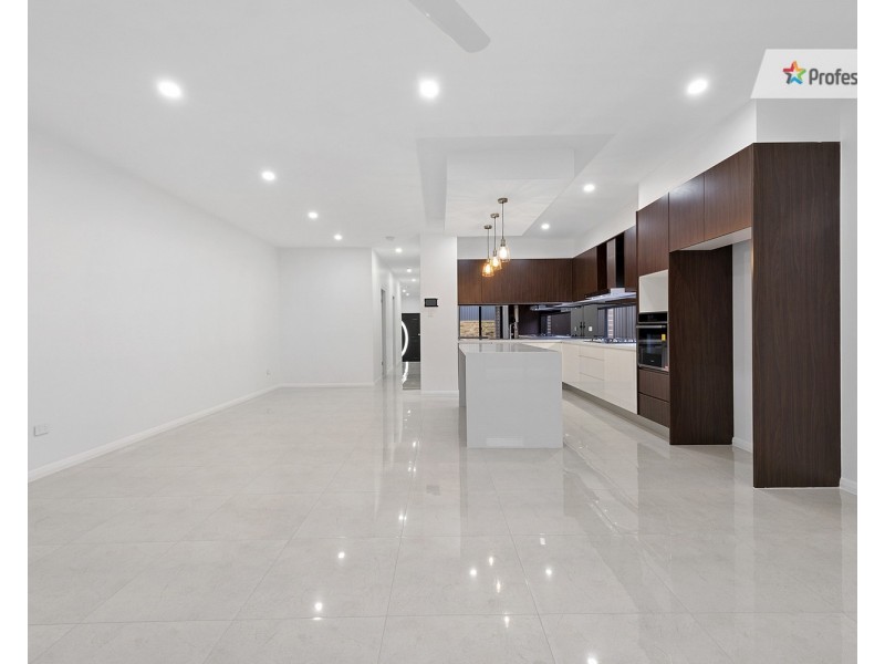 33 Gloaming Street, Box Hill NSW 2765