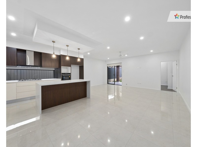 33 Gloaming Street, Box Hill NSW 2765