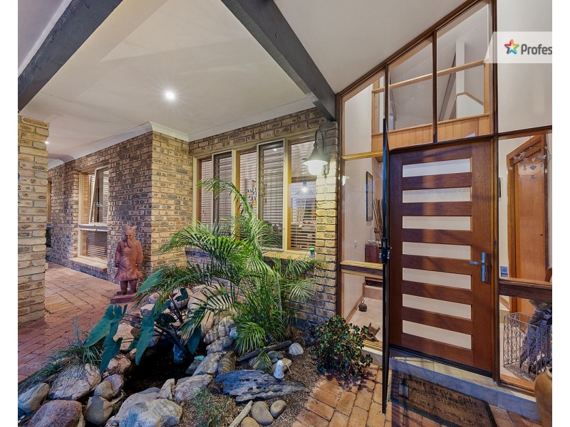 11 Kookaburra Place, West Pennant Hills NSW 2125
