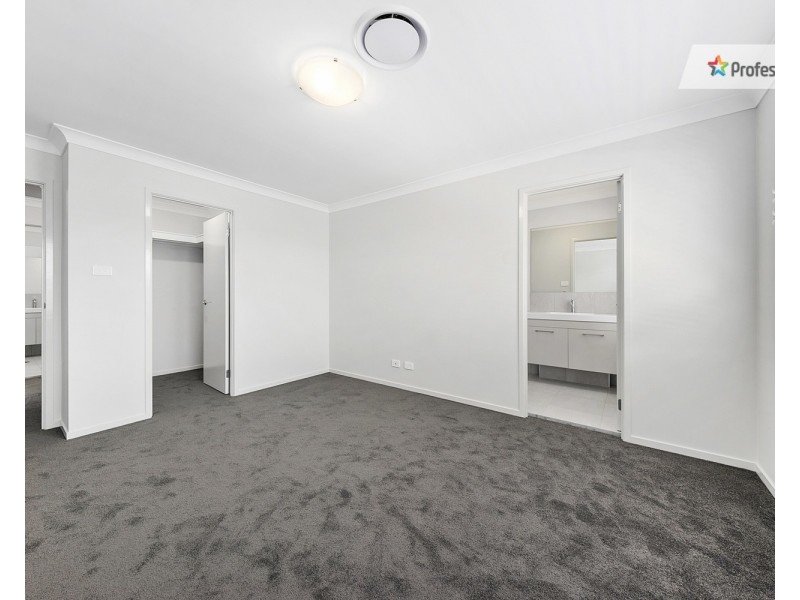 11 Brahman Road, Box Hill NSW 2765