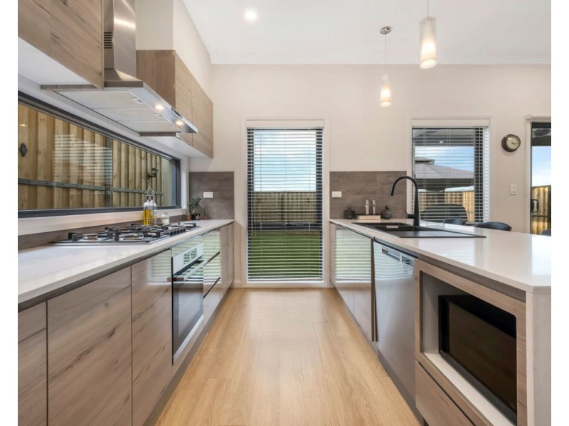 7 Hannaford Avenue, Box Hill NSW 2765