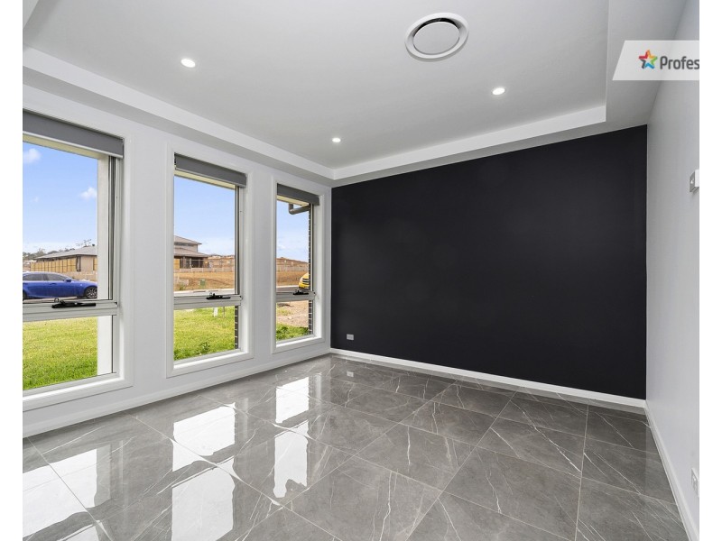 40 Flemington Parkway, Box Hill NSW 2765