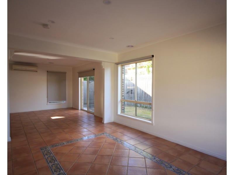 2/24 Barunah Street, Glenroy VIC 3046