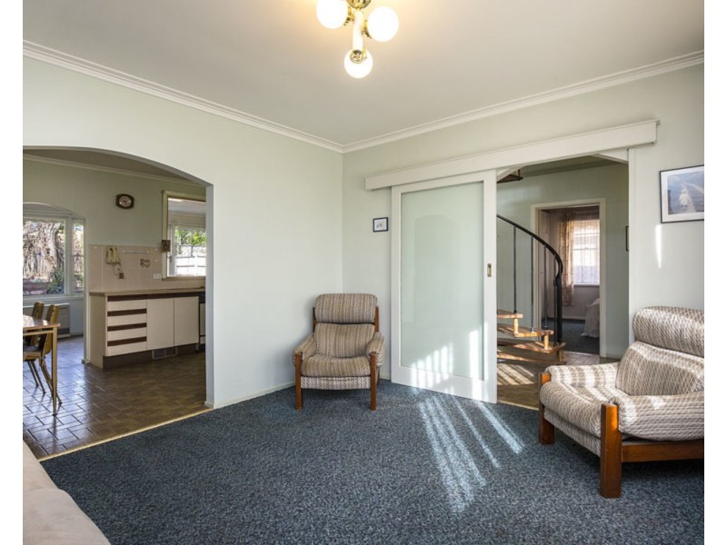 10 Moonee Boulevard, Glenroy VIC 3046