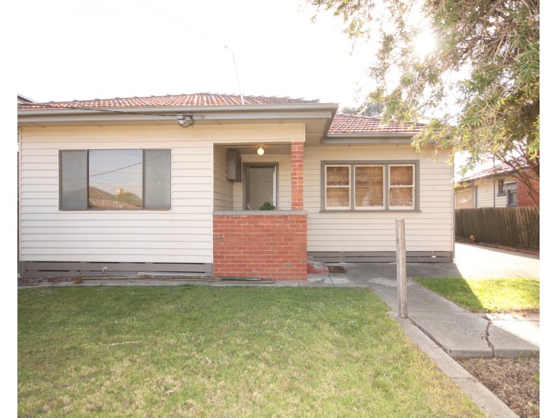 28 Anselm Grove, Glenroy VIC 3046