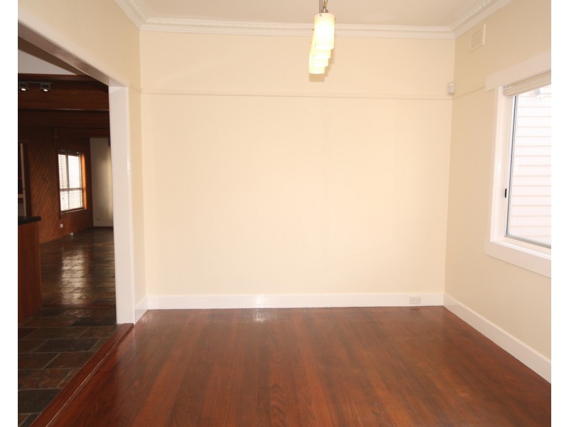 28 Anselm Grove, Glenroy VIC 3046