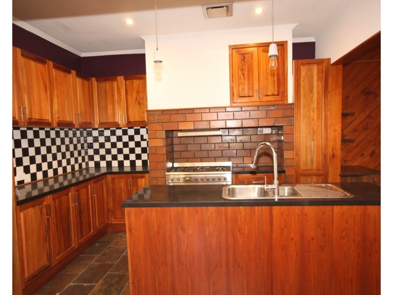 28 Anselm Grove, Glenroy VIC 3046