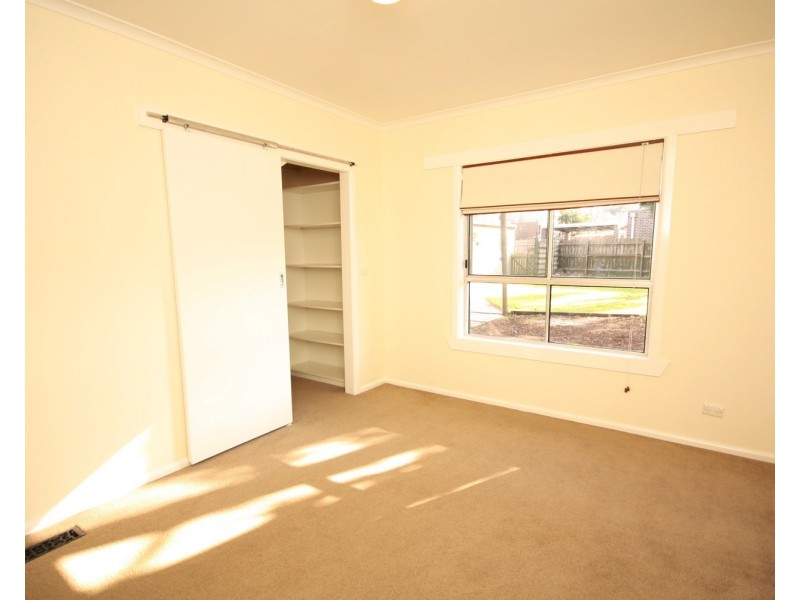 28 Anselm Grove, Glenroy VIC 3046
