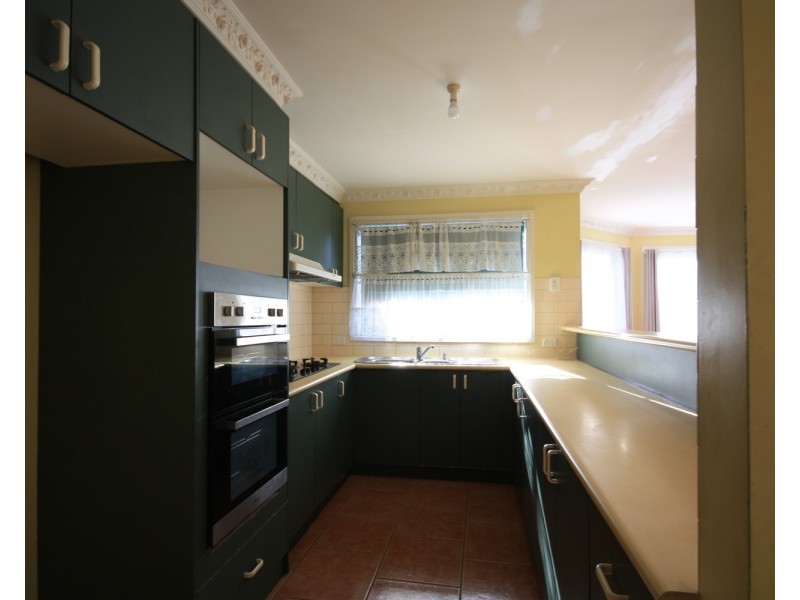 114 Roxburgh Park Drive, Roxburgh Park VIC 3064