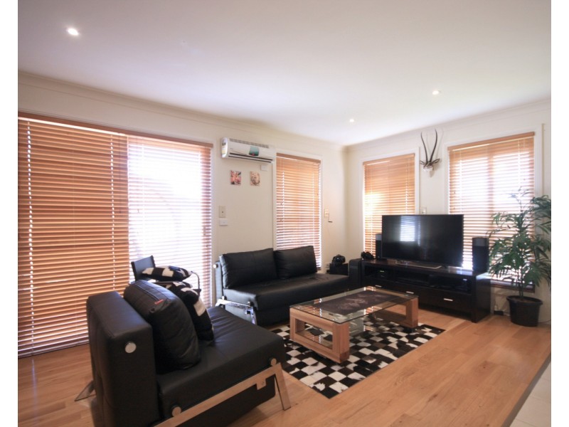 1/4-8 Mladen Court, Coolaroo VIC 3048