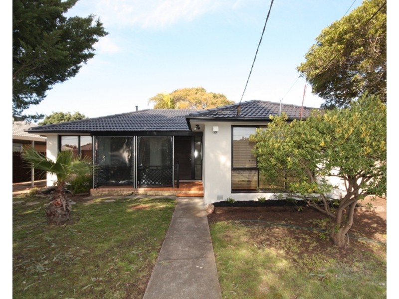 118 South Circular Drive, Gladstone Park VIC 3043