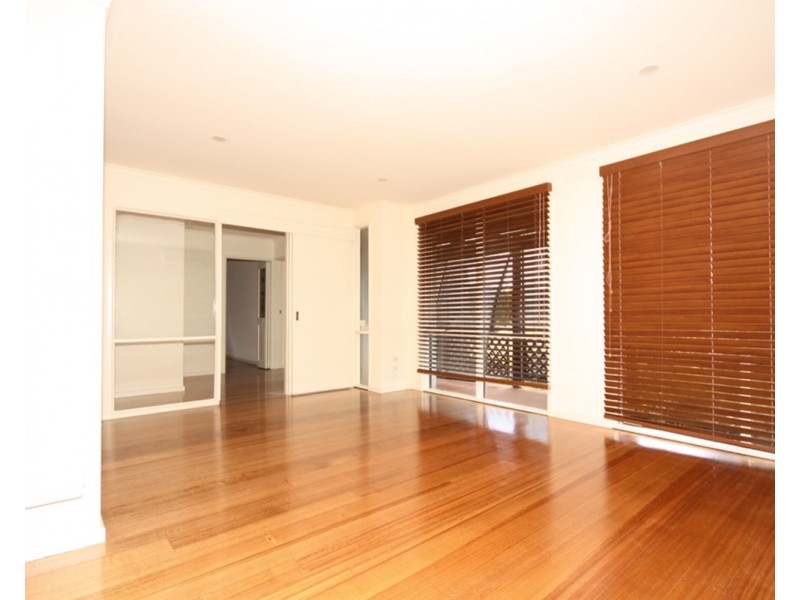 118 South Circular Drive, Gladstone Park VIC 3043