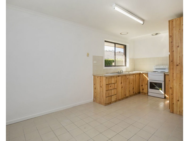 1/21 Gladstone Parade, Glenroy VIC 3046