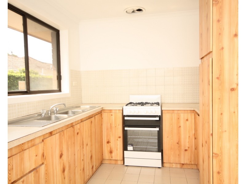 1/21 Gladstone Parade, Glenroy VIC 3046