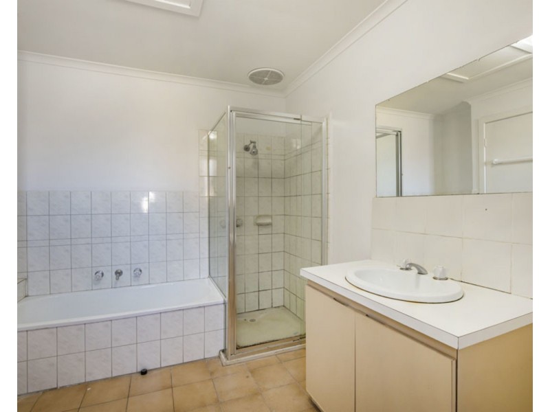 1/21 Gladstone Parade, Glenroy VIC 3046