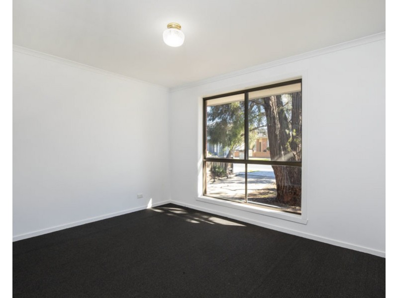 1/21 Gladstone Parade, Glenroy VIC 3046