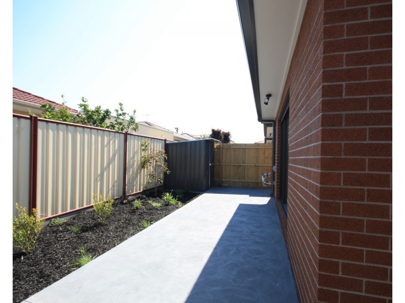 7/27-29 Geach Street, Dallas VIC 3047