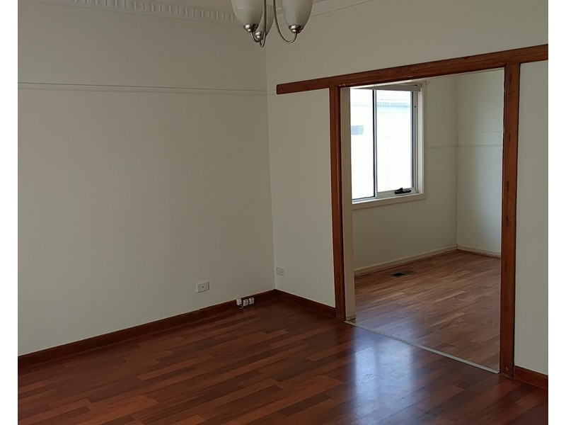 9 Tarana Avenue, Glenroy VIC 3046