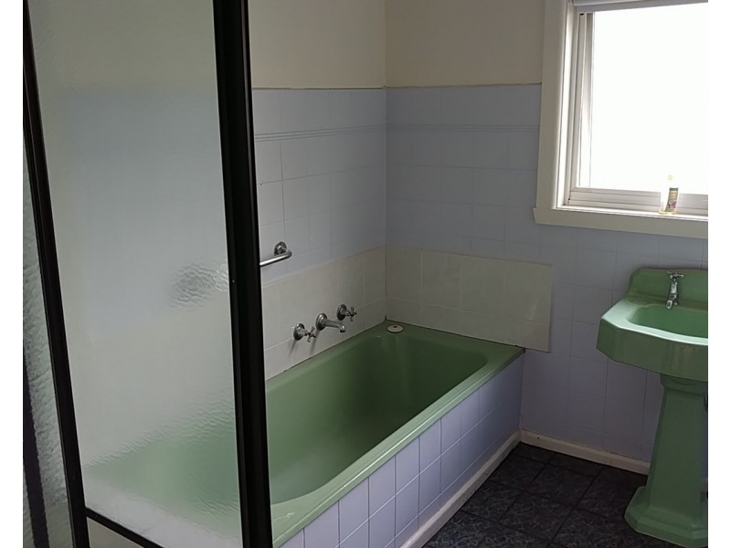 9 Tarana Avenue, Glenroy VIC 3046