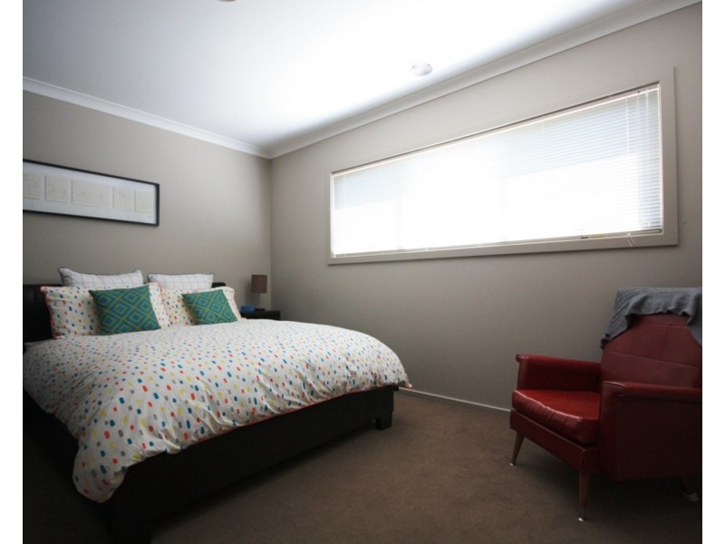 6 Thatcham Lane, Craigieburn VIC 3064