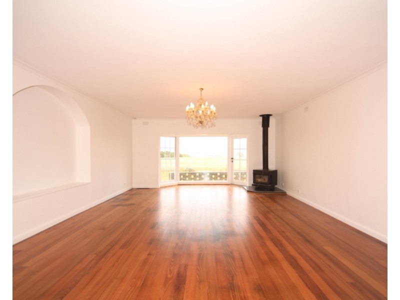 125 Konagaderra Road, Oaklands Junction VIC 3063