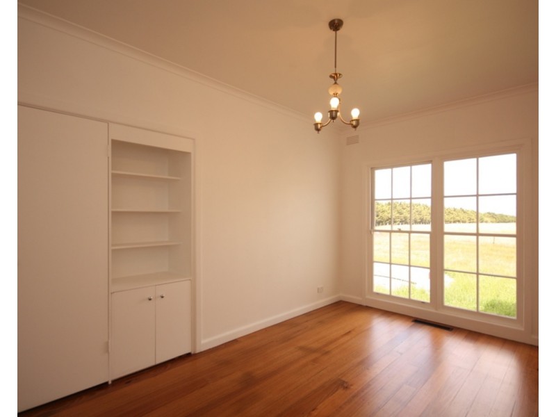 125 Konagaderra Road, Oaklands Junction VIC 3063