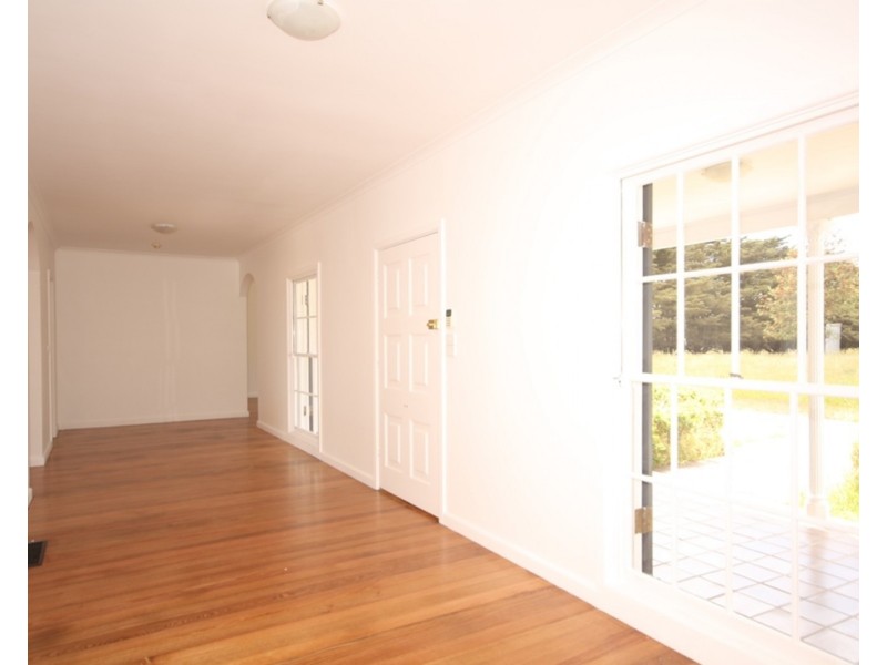 125 Konagaderra Road, Oaklands Junction VIC 3063