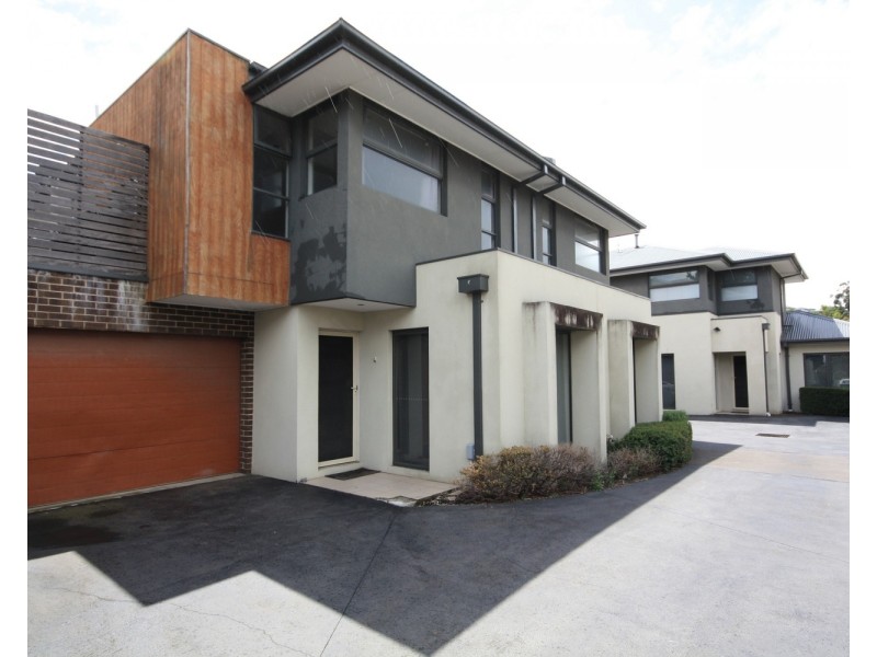 2/558 Pascoe Vale Road, Pascoe Vale VIC 3044