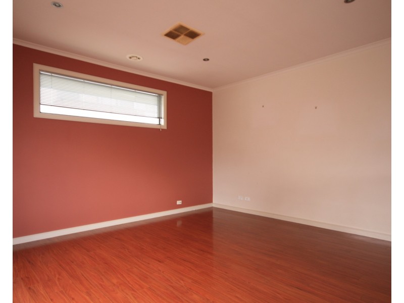 2/558 Pascoe Vale Road, Pascoe Vale VIC 3044