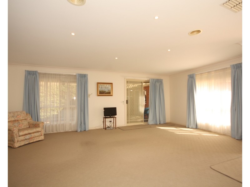 2/16 Lytton Street, Glenroy VIC 3046