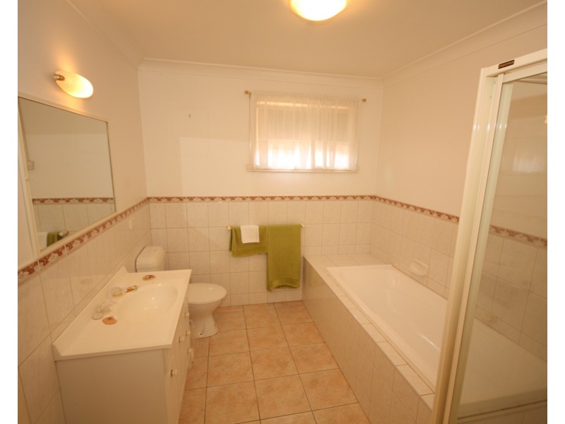 2/16 Lytton Street, Glenroy VIC 3046