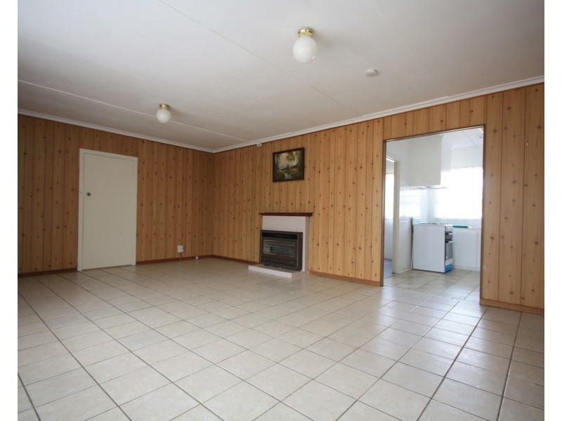 6 Antwerp Street, Dallas VIC 3047