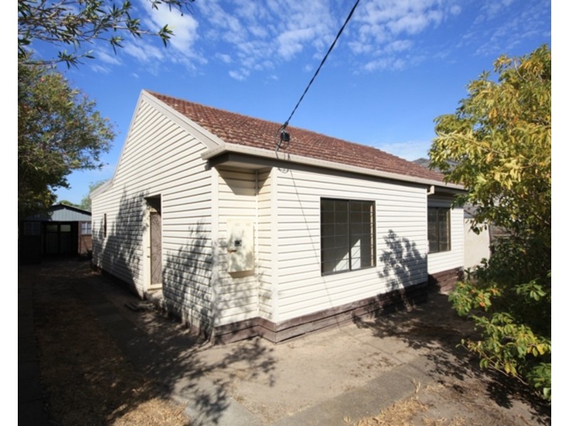 33 Cartwright Street, Oak Park VIC 3046