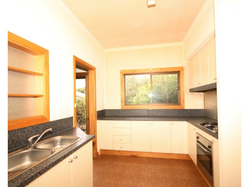 33 Cartwright Street, Oak Park VIC 3046