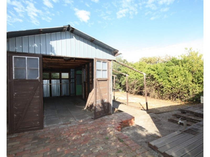 33 Cartwright Street, Oak Park VIC 3046