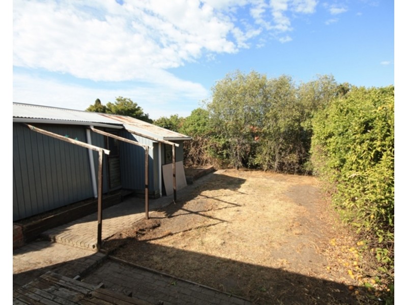 33 Cartwright Street, Oak Park VIC 3046