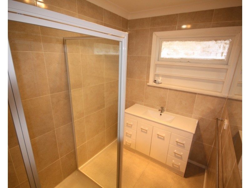 11 Lockley Street, Glenroy VIC 3046