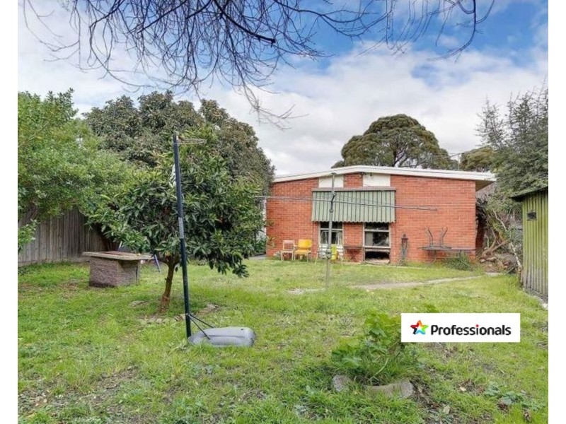 10 Crossley Crescent, Coolaroo VIC 3048